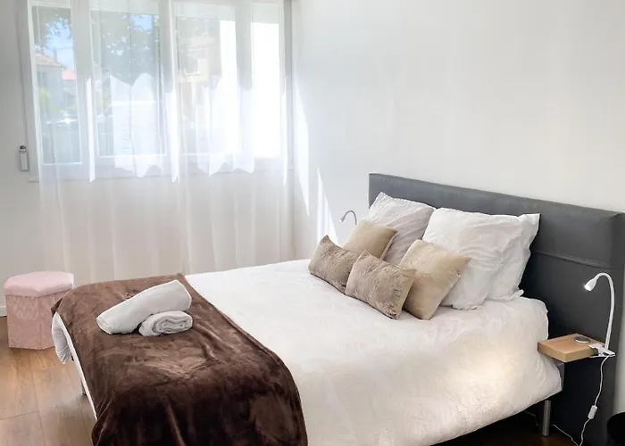 T3 Moderne Avec Balcon Terrasse Et Parking Gratuit