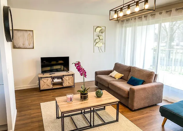 T3 Moderne Avec Balcon Terrasse Et Parking Gratuit