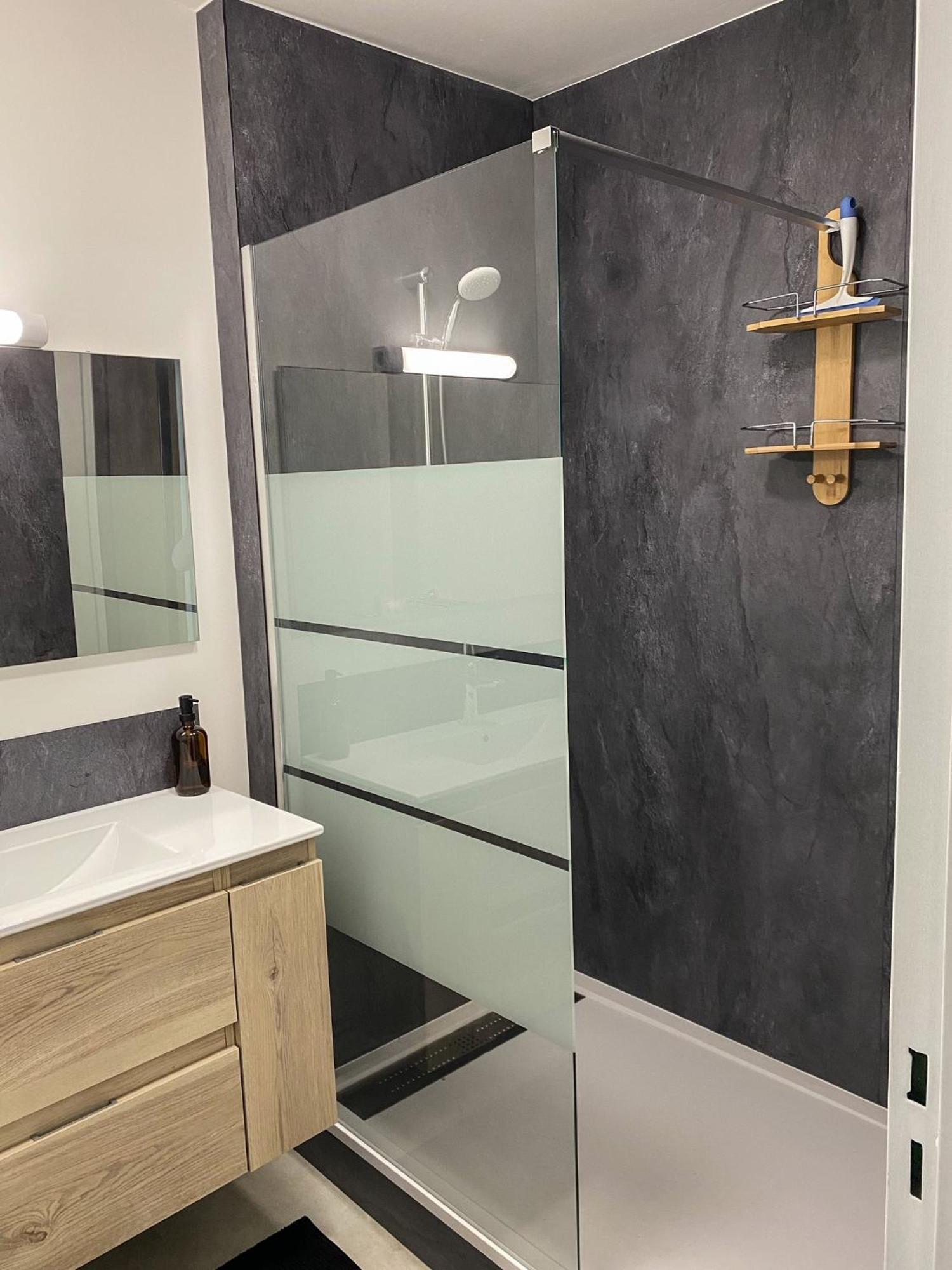 T3 Moderne Avec Balcon Terrasse Et Parking Gratuit Apartment Niort