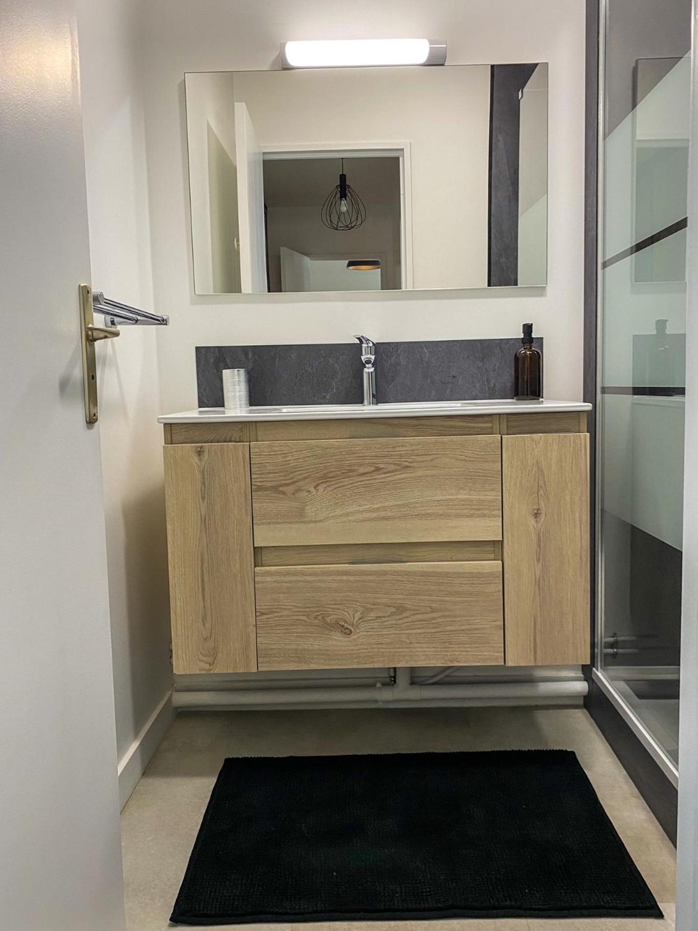 Apartment T3 Moderne Avec Balcon Terrasse Et Parking Gratuit *