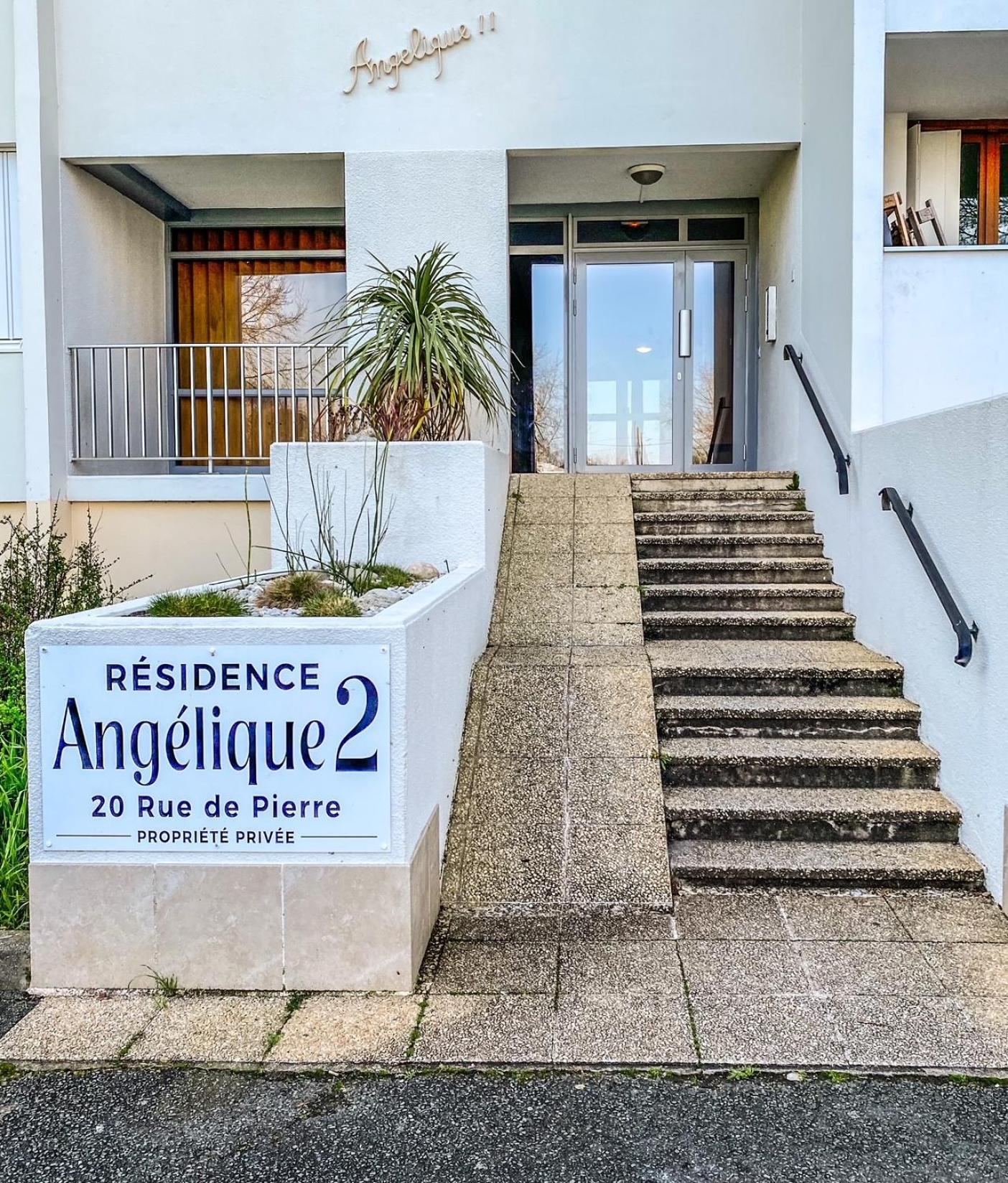 Apartment T3 Moderne Avec Balcon Terrasse Et Parking Gratuit