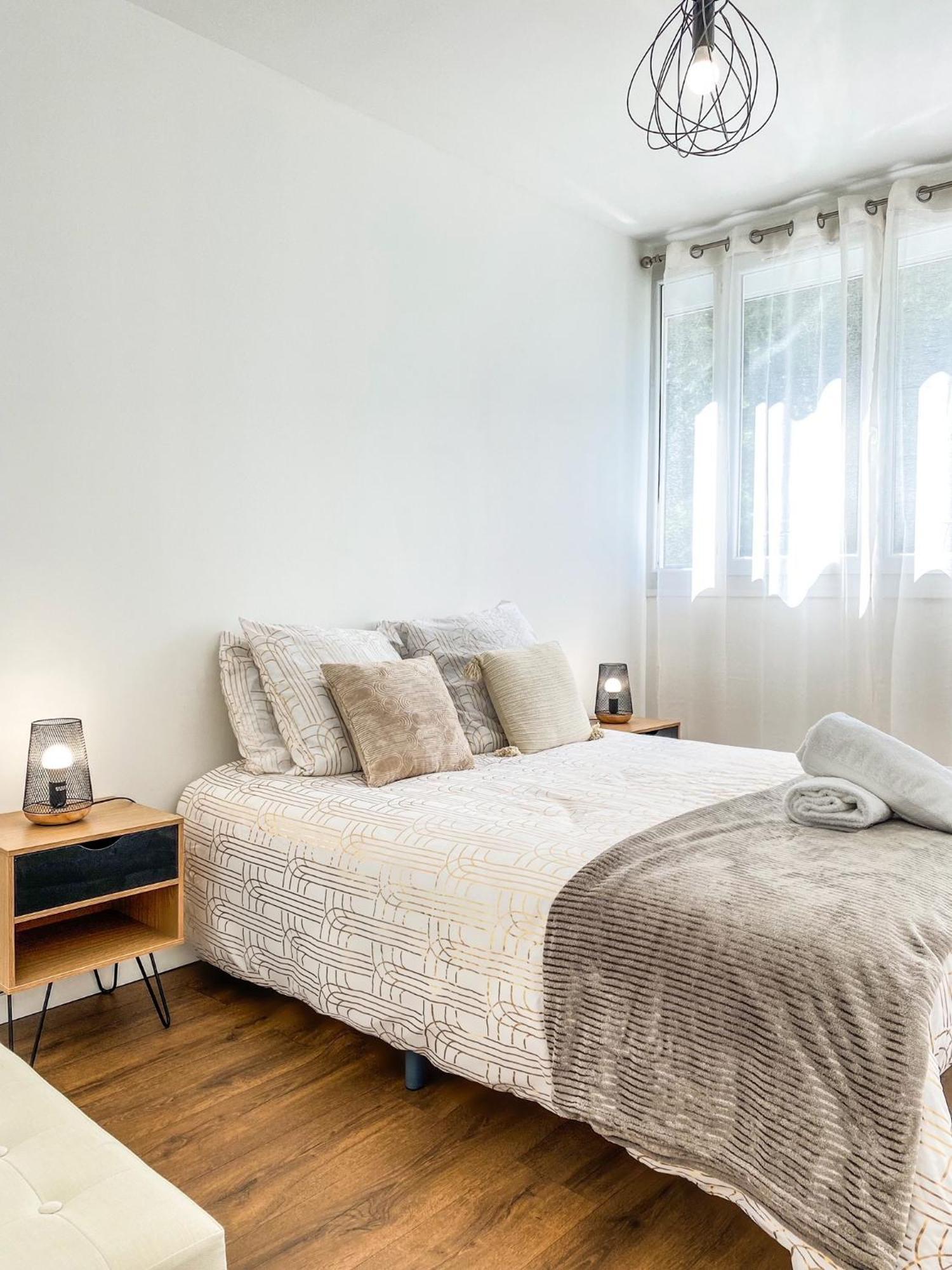 Apartment T3 Moderne Avec Balcon Terrasse Et Parking Gratuit Niort
